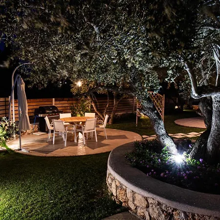 Villa Dioni By Vintage Travel *