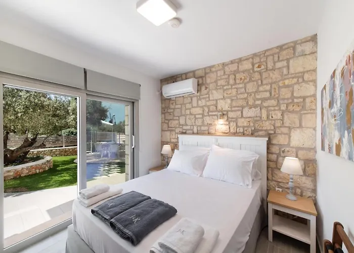 Dioni By Vintage Travel Villa