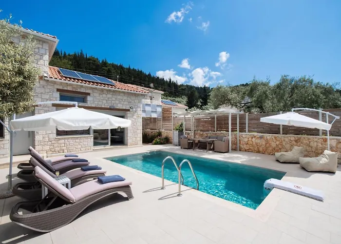 Dioni By Vintage Travel * Tsoukaládhes