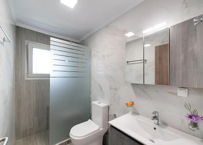 Dioni By Vintage Travel *